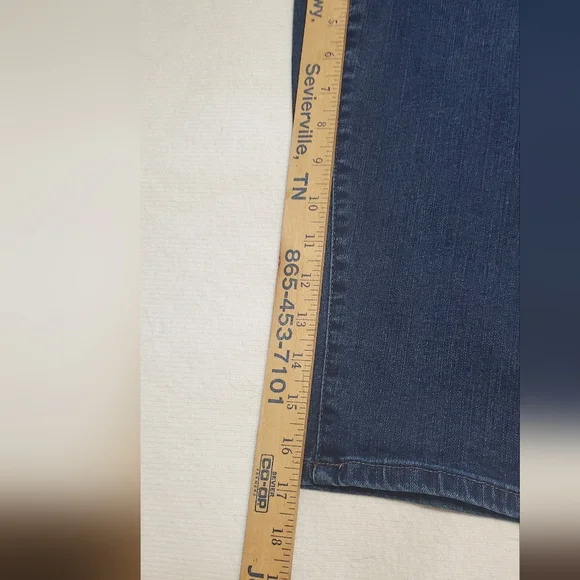 d. jeans Women's Blue Capri Jeans. Sz 18W - Picture 5 of 6